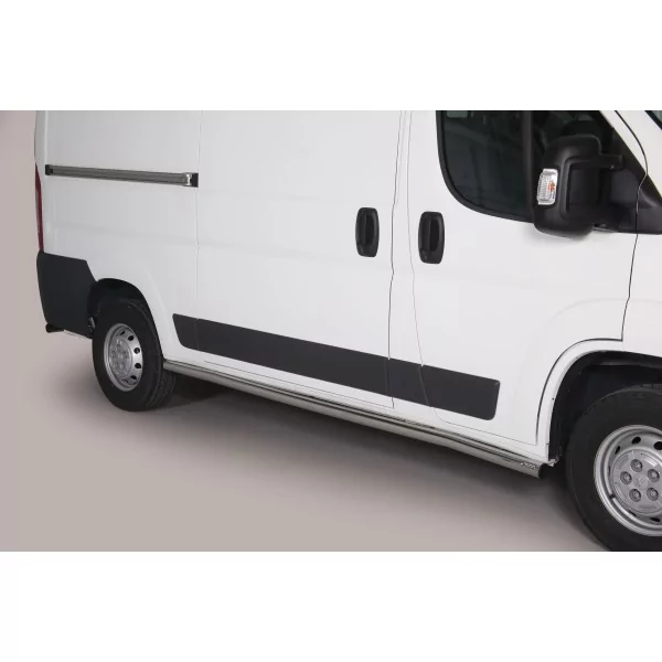 Defensa Lateral Opel Movano SWB
